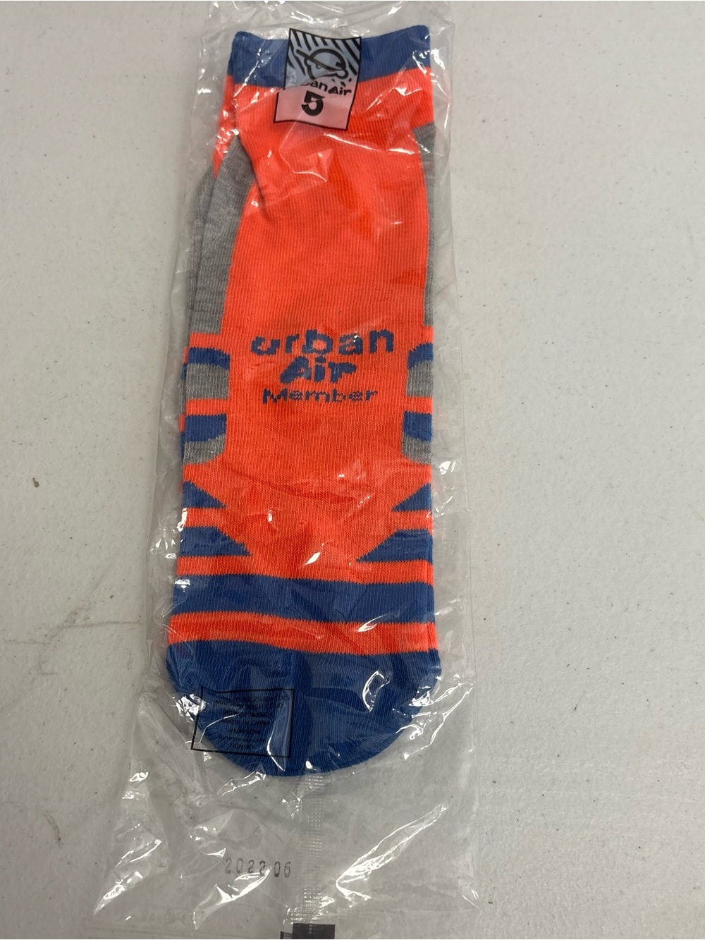 1 Pair - Urban Air - Unisex Size 5 11” Non Slip Grip Socks